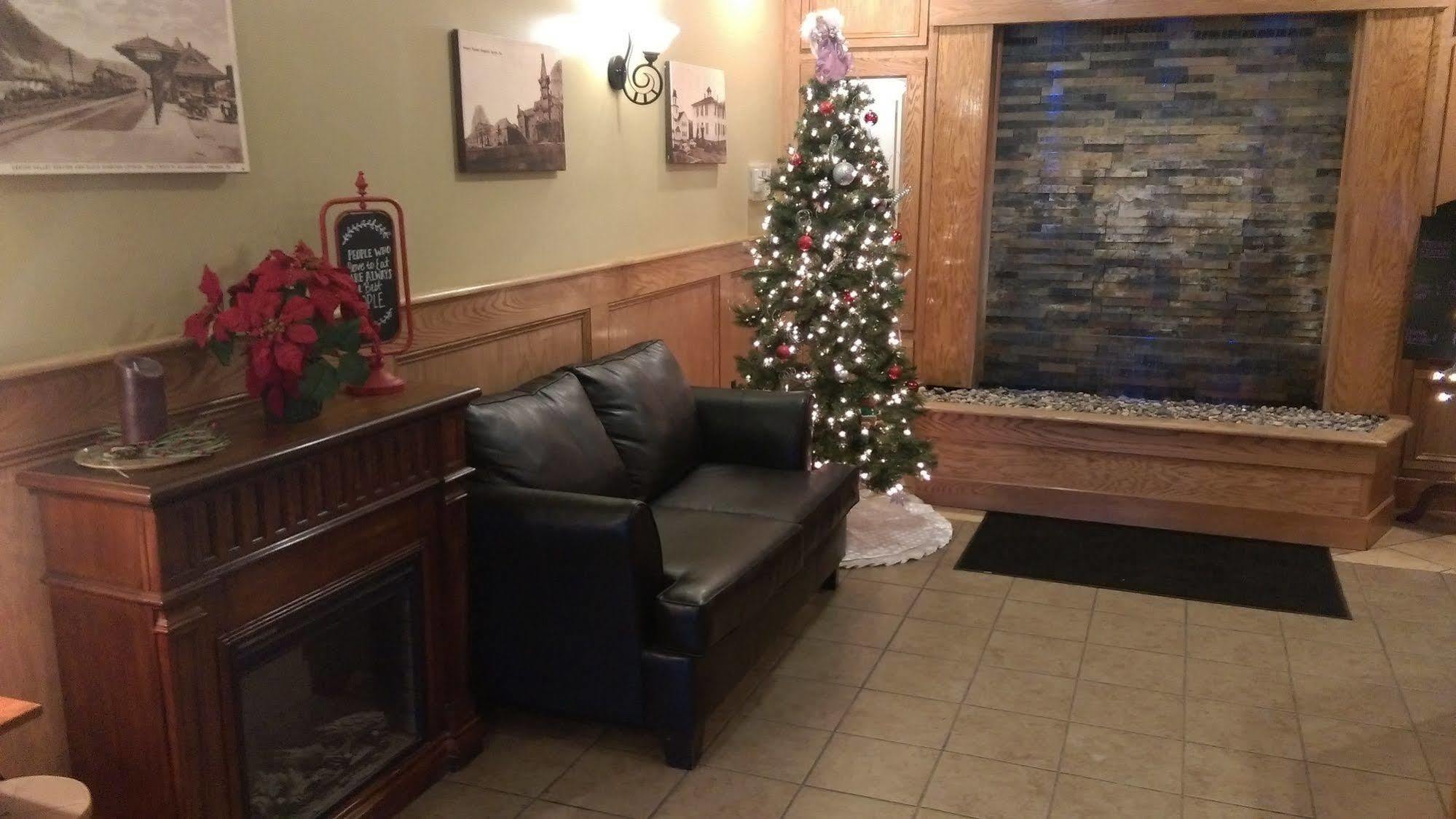 The Riverstone Inn Towanda Bagian luar foto